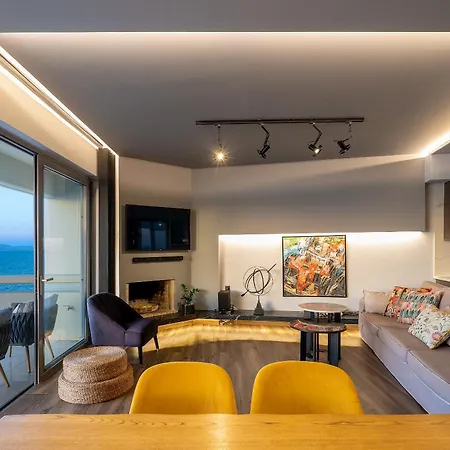C.p. Luxury Apartment